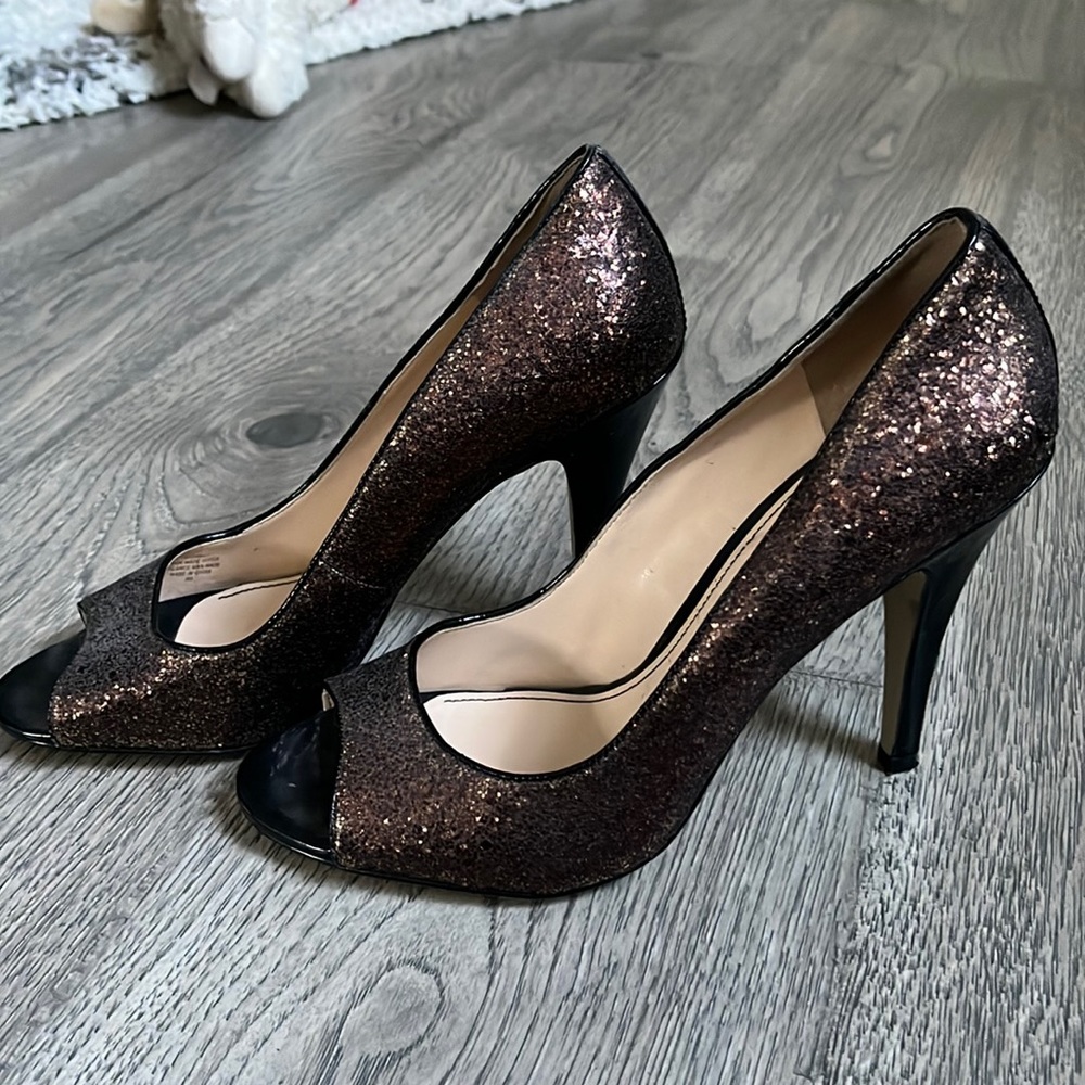 Marc Fisher Super cute Copper Glitter Heels